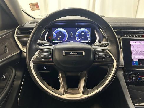 Used 2022 Jeep Grand Cherokee L Limited AWD/4WD image 24