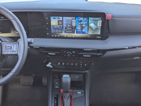 New 2026 Nissan Kicks SR w/ SR Premium Package FWD image 23