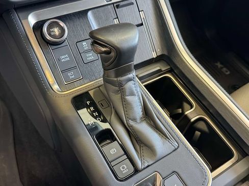 Used 2025 Lexus GX 550 w/ Accessory Package (2T) AWD/4WD image 34
