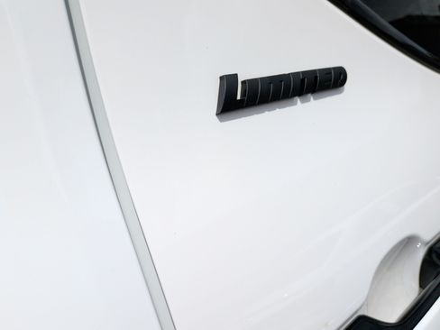 Used 2025 Toyota Tundra Limited AWD/4WD image 40