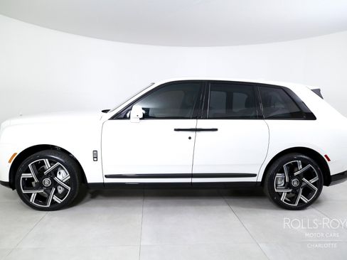 Used 2026 Rolls-Royce Cullinan image 3