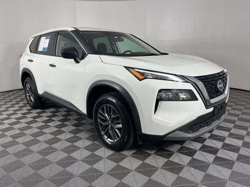 Used 2023 Nissan Rogue S FWD image 3