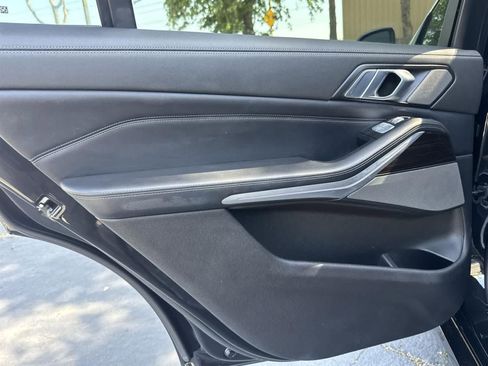 Used 2023 BMW X7 xDrive40i image 27