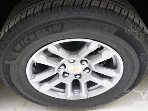 New 2026 Chevrolet Suburban LS RWD image 31