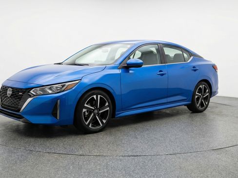 Used 2025 Nissan Sentra SV FWD image 3