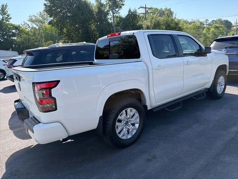 Used 2023 Nissan Frontier SV w/ SV Convenience Package RWD image 5