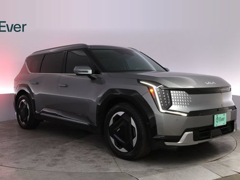 Used 2024 Kia EV9 Land AWD/4WD image 13
