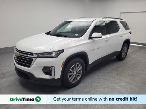 Used 2023 Chevrolet Traverse LT image 1