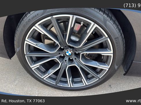 Used 2020 BMW 750i xDrive w/ Executive Package image 9