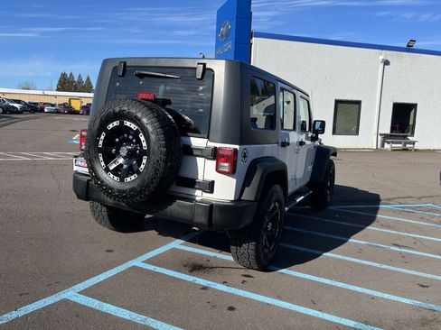 Used 2009 Jeep Wrangler X image 5