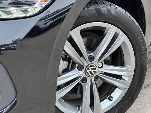 Used 2024 Volkswagen Jetta SE FWD image 9