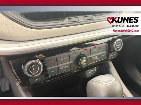 Used 2025 Jeep Compass Limited AWD/4WD image 29