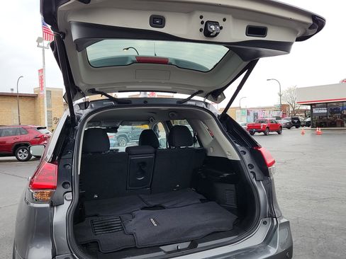 Used 2019 Nissan Rogue SV FWD image 22