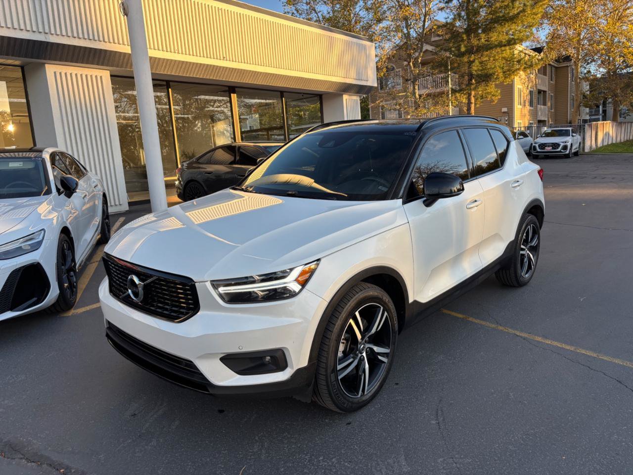 Used 2022 Volvo XC40 T5 R-Design AWD/4WD image 16