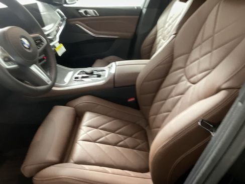 Used 2024 BMW X5 xDrive40i w/ M Sport Package AWD/4WD image 11