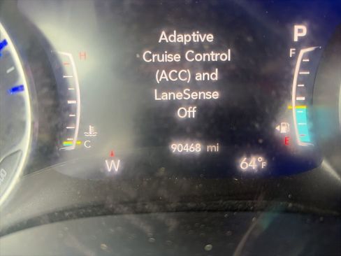 Used 2022 Chrysler Pacifica Touring-L image 17