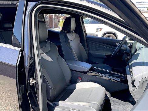 Certified 2023 Volkswagen ID.4 Pro S RWD image 6