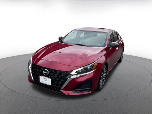 Used 2025 Nissan Altima 2.5 SV FWD image 7