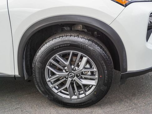 Used 2024 Nissan Rogue S FWD image 10