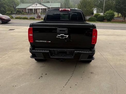 Used 2017 Chevrolet Colorado Z71 AWD/4WD image 4