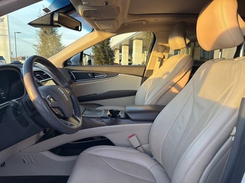 Used 2017 Lincoln MKX Reserve w/ Driver Assistance Package image 22