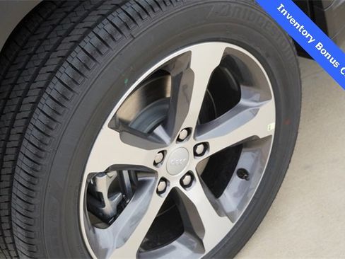 New 2025 Jeep Grand Cherokee L Limited w/ Luxury Tech Group II image 9