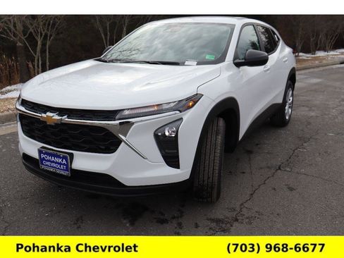 New 2026 Chevrolet Trax LS image 3