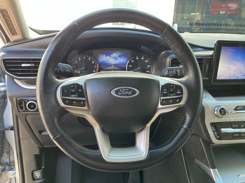 Used 2024 Ford Explorer XLT w/ Equipment Group 202A AWD/4WD image 14