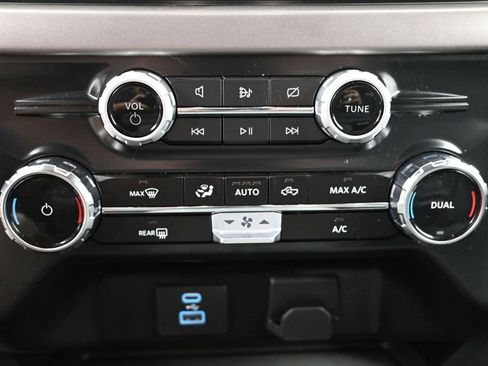Used 2024 Ford F150 XLT AWD/4WD image 8