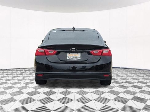 Used 2018 Chevrolet Malibu LT w/ Driver Confidence Package FWD image 5