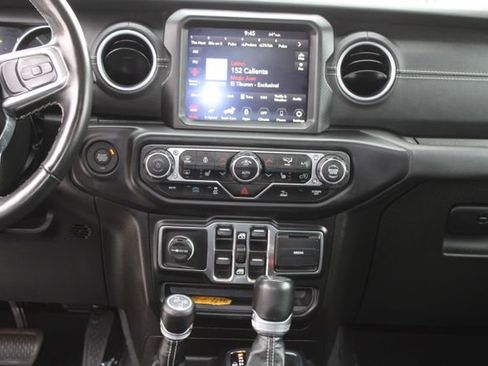 Used 2021 Volkswagen Atlas Cross Sport SE w/ Panoramic Sunroof Package AWD/4WD image 19