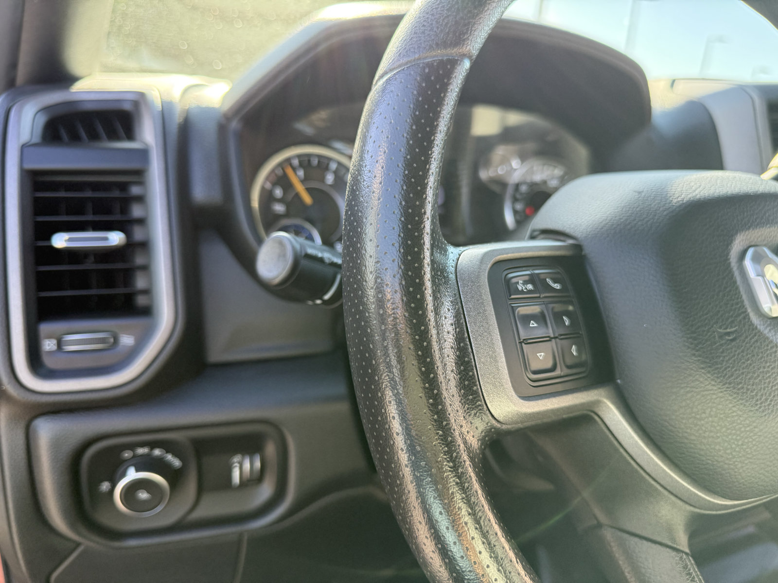 Used 2022 RAM 5500 Tradesman w/ Chrome Appearance Group RWD image 32