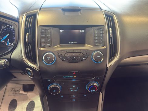 Used 2016 Ford Edge SE image 17