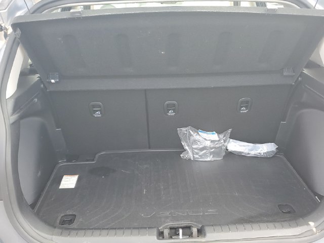 Certified 2023 Hyundai Venue SEL w/ Cargo Package FWD image 8