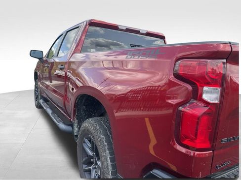 Used 2021 Chevrolet Silverado 1500 Custom Trail Boss w/ Safety Confidence Package AWD/4WD image 9
