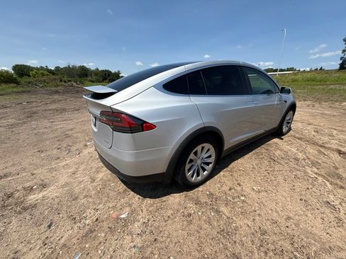Used 2016 Tesla Model X 75D AWD/4WD image 16