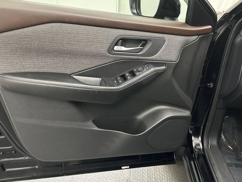 Certified 2023 Nissan Rogue SV AWD/4WD image 16