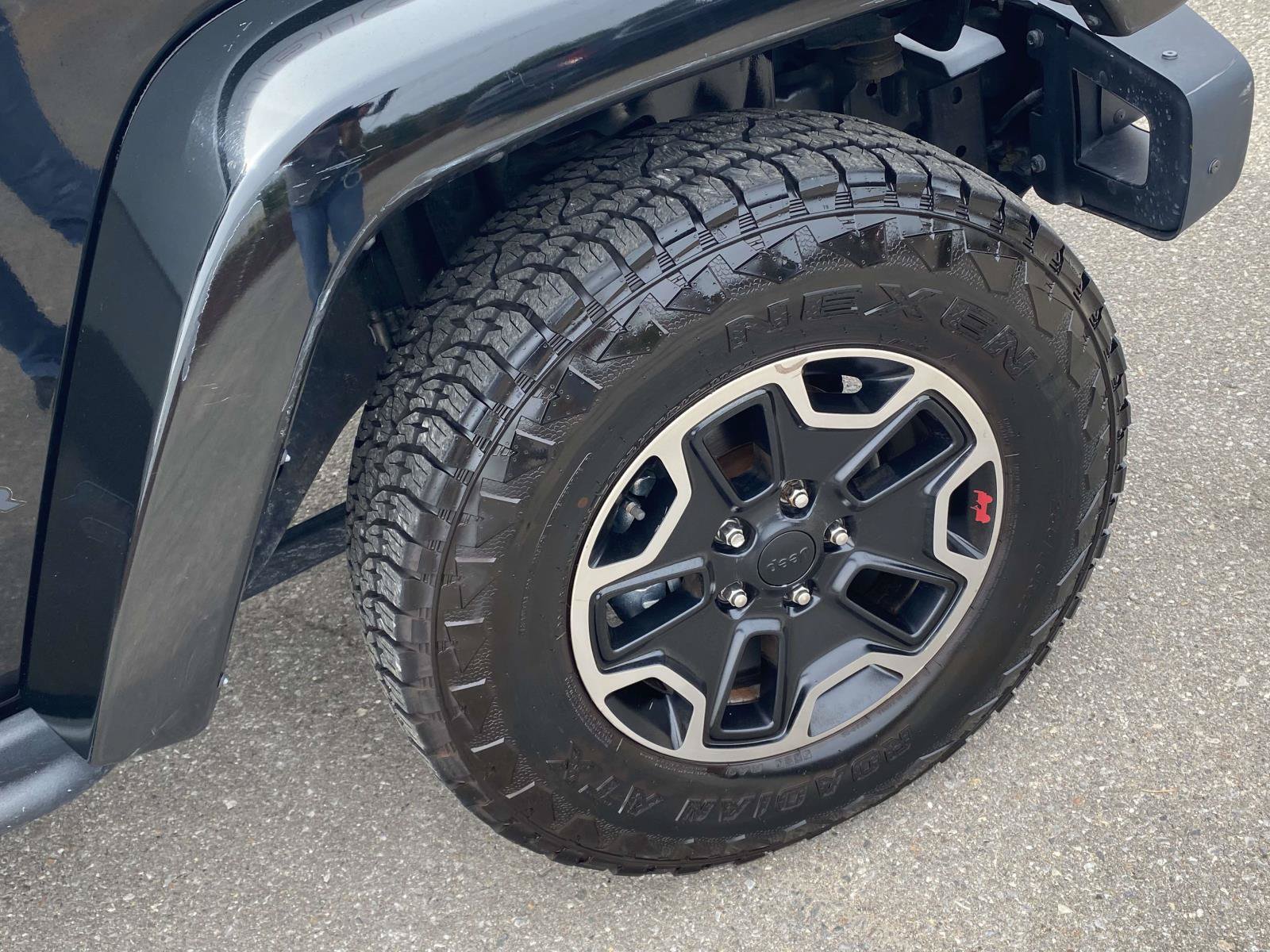 Used 2015 Jeep Wrangler Unlimited Rubicon AWD/4WD image 12