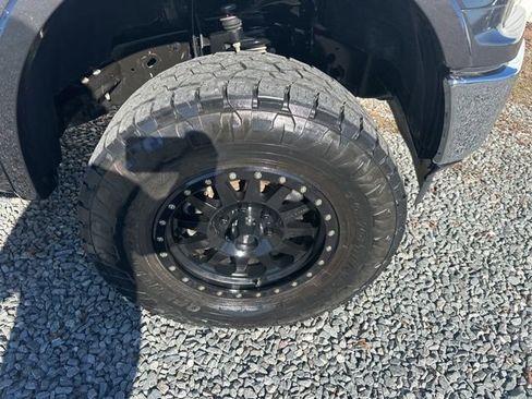 Used 2019 Ford F150 Lariat image 9