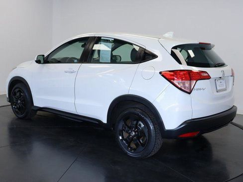 Used 2016 Honda HR-V LX image 3