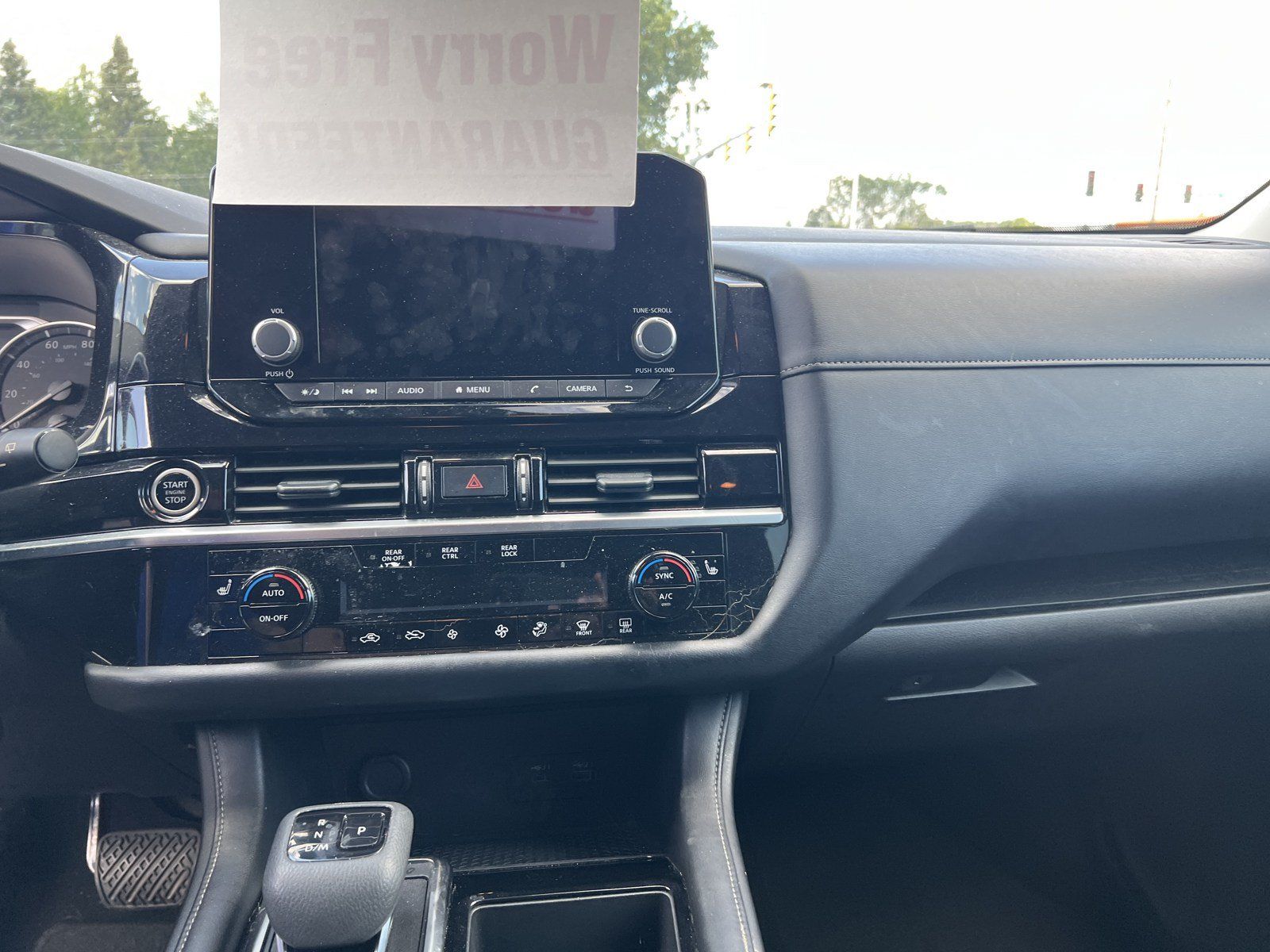 Used 2024 Nissan Pathfinder SV FWD image 13