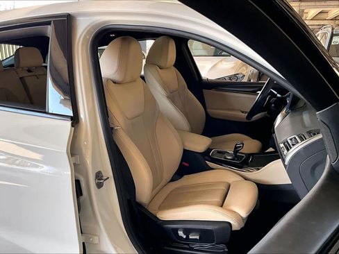 Used 2023 BMW X4 xDrive30i w/ M Sport Package image 9