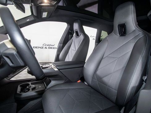 Used 2023 BMW iX xDrive50 w/ Sport Package image 13