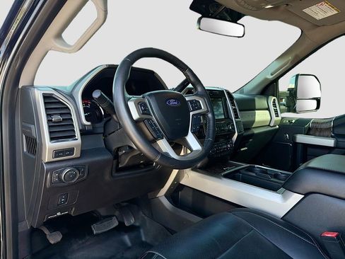 Used 2018 Ford F250 Lariat w/ Chrome Package image 24