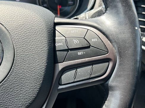 Used 2020 Jeep Cherokee Limited AWD/4WD image 36