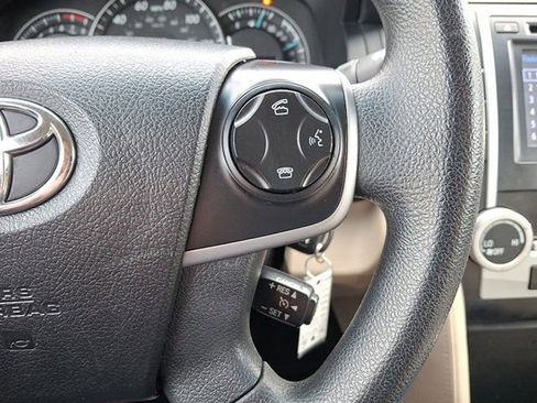 Used 2014 Toyota Camry L image 21