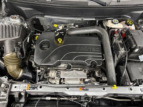 Used 2023 GMC Terrain SLE image 13