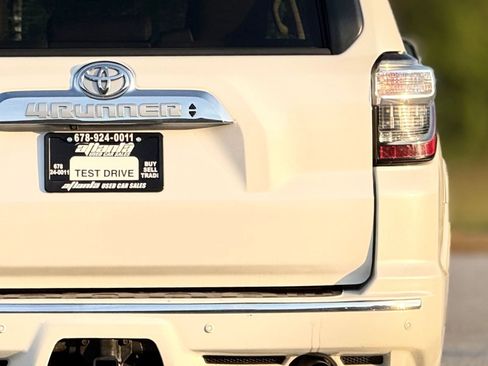 Used 2014 Toyota 4Runner Limited image 17