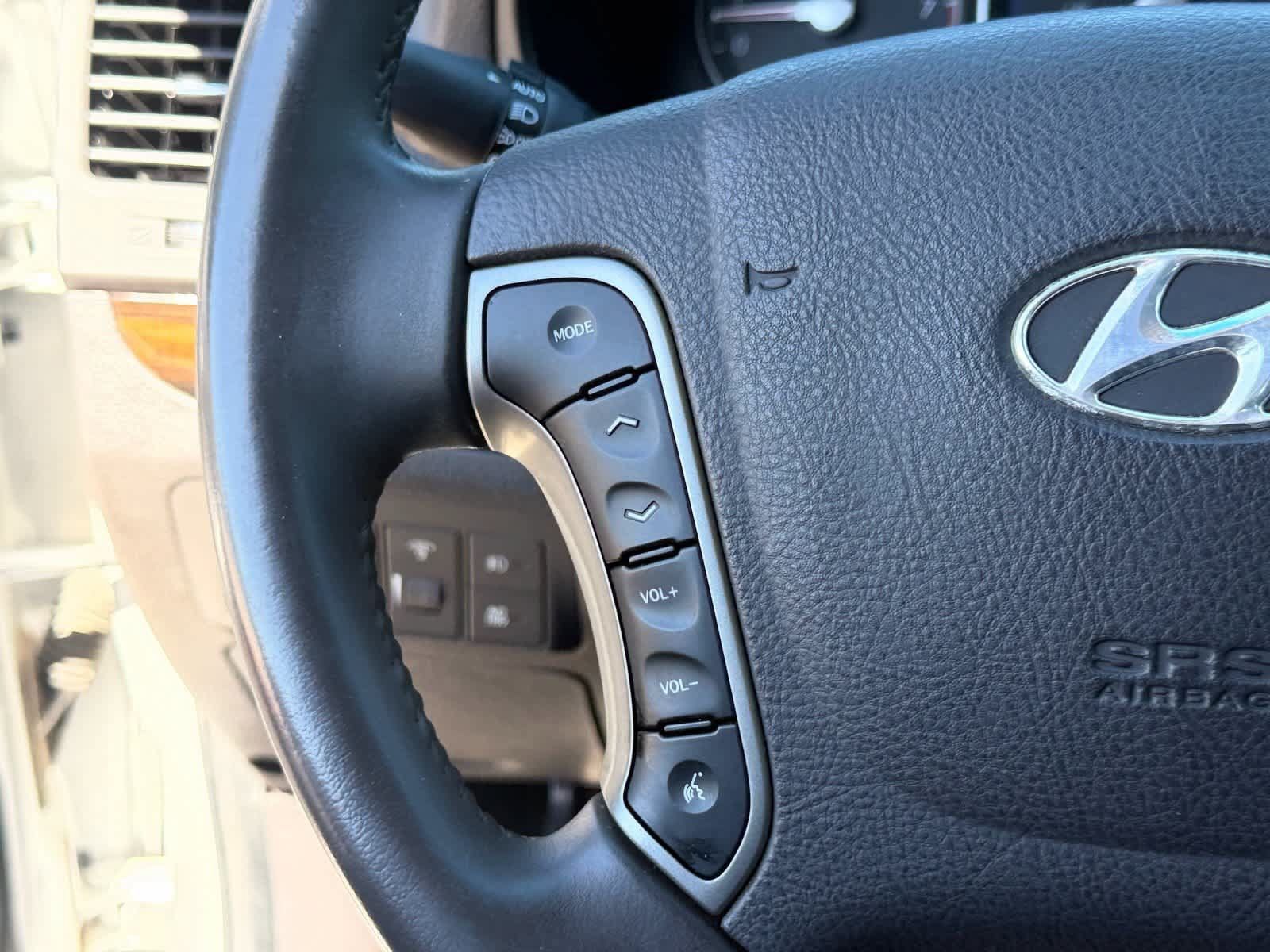 Used 2011 Hyundai Santa Fe Limited FWD image 19