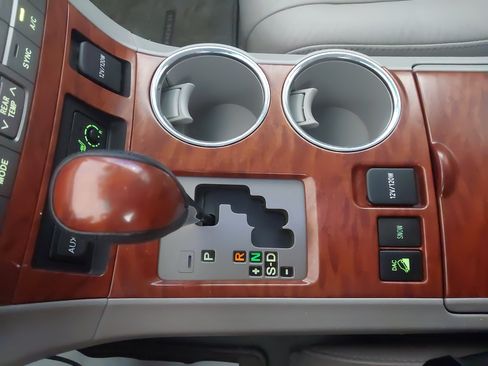 Used 2010 Toyota Highlander Limited AWD/4WD image 22
